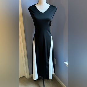 Lovey sleeveless black and white maxi dress Sz 1X